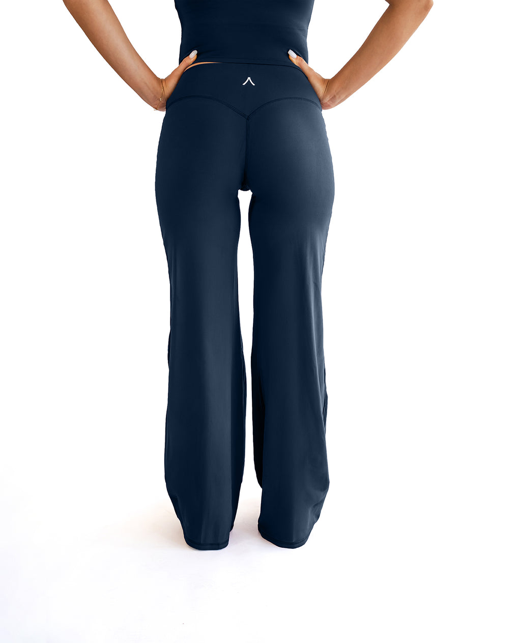 STRAIGHT LEG PANTS