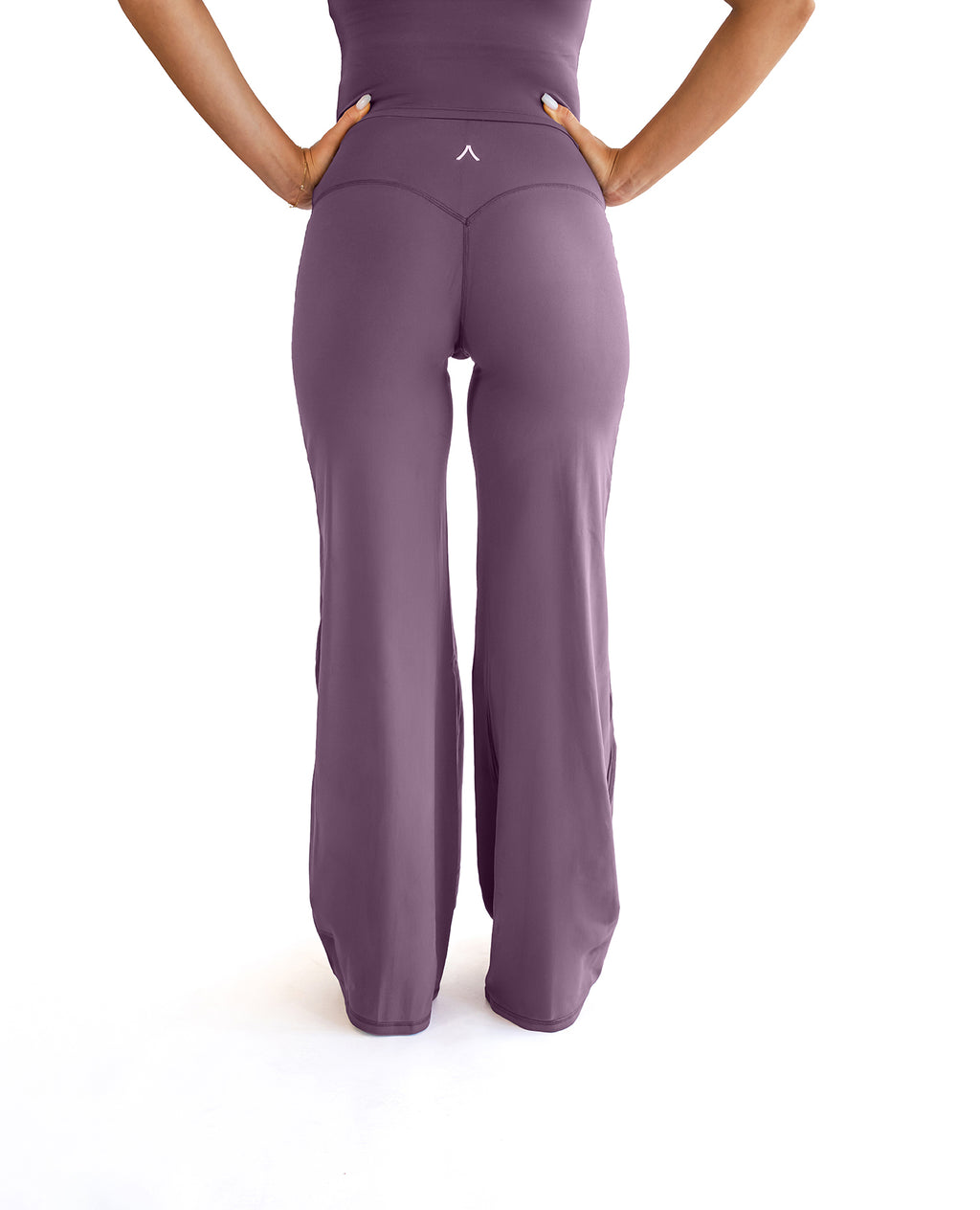 STRAIGHT LEG PANTS